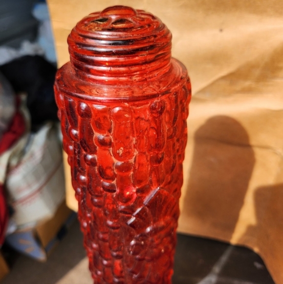 Retro Red Glass Lamp With DESIGNS Around the 70s Assum Looking - Picture 9 of 12